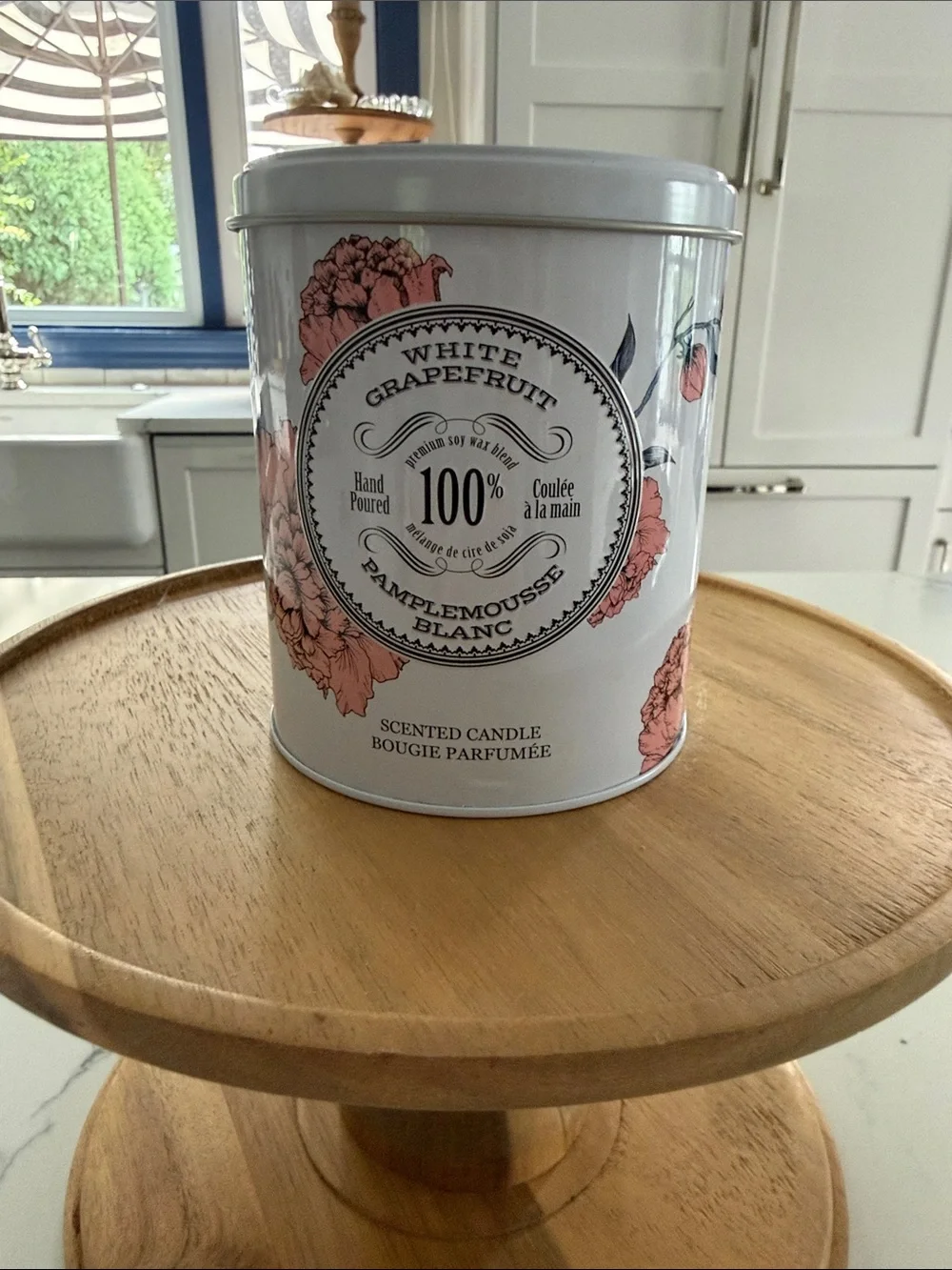 White Grapefruit Scented Candle in Pink Floral Tin